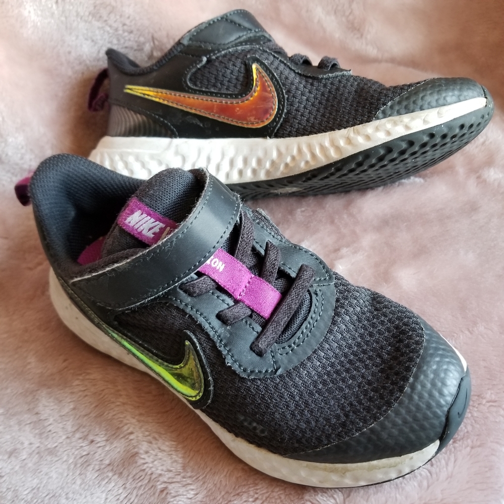 Vguc Nike Revolution kid's 12 velcro closure